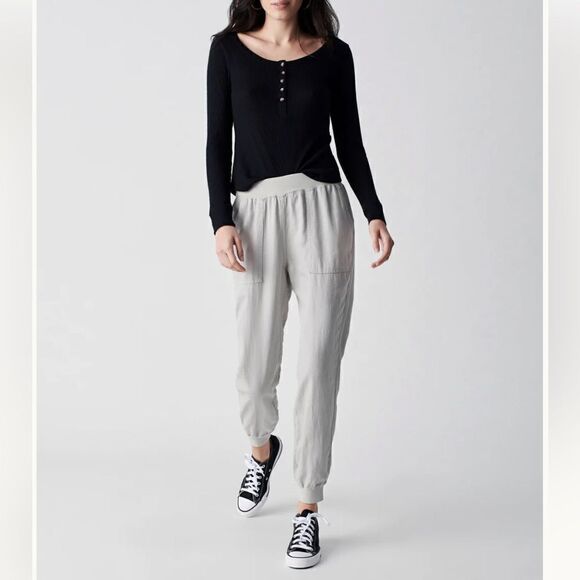 Faherty Arlie Joggers Large in Stone NWT - Picture 1 of 7
